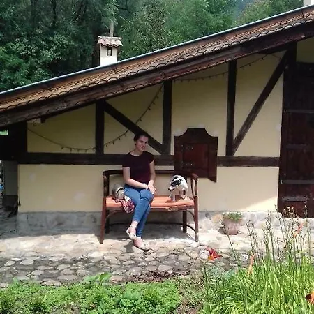 горска къща в петроф хоф Feriehus Elena